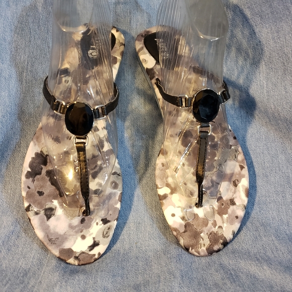 Sandals - Picture 4 of 7